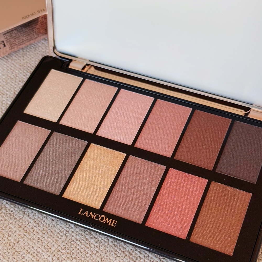 Lancome Holiday Limited Edition Eyeshadow Palette - Picture 2 of 5